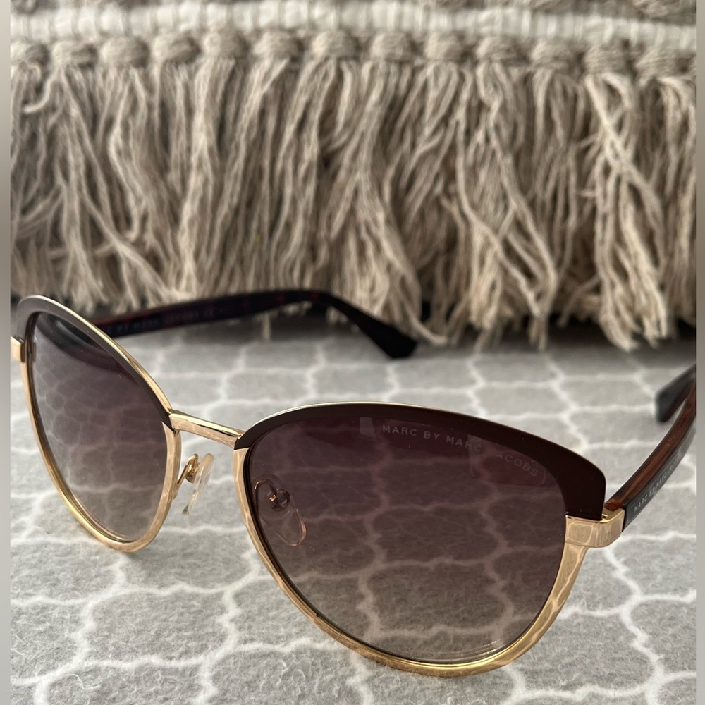 Marc by Marc Jacobs Cat-eye Gold and Brown Sunglasses with case